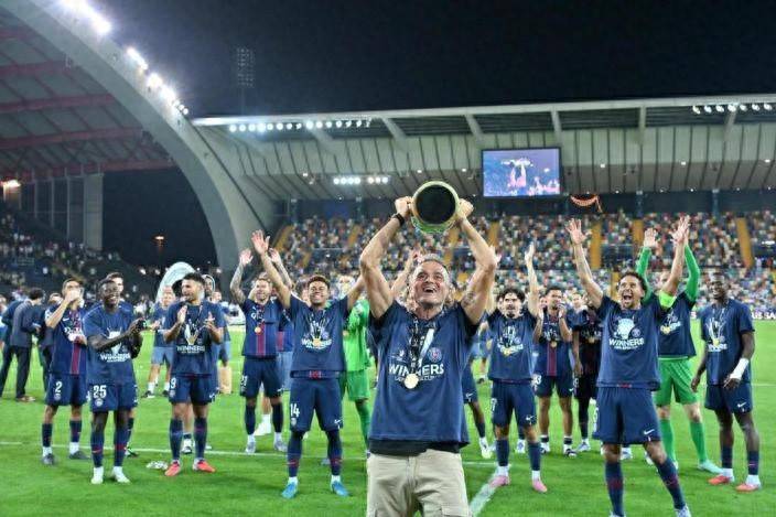 kaiyun sports- 转折点巴塞罗那回应争议，欧超杯今晚攻防权衡，气氛紧张，球探报告显示潜力